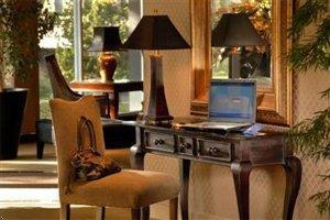 Queen Victoria Hotel & Suites Interior photo