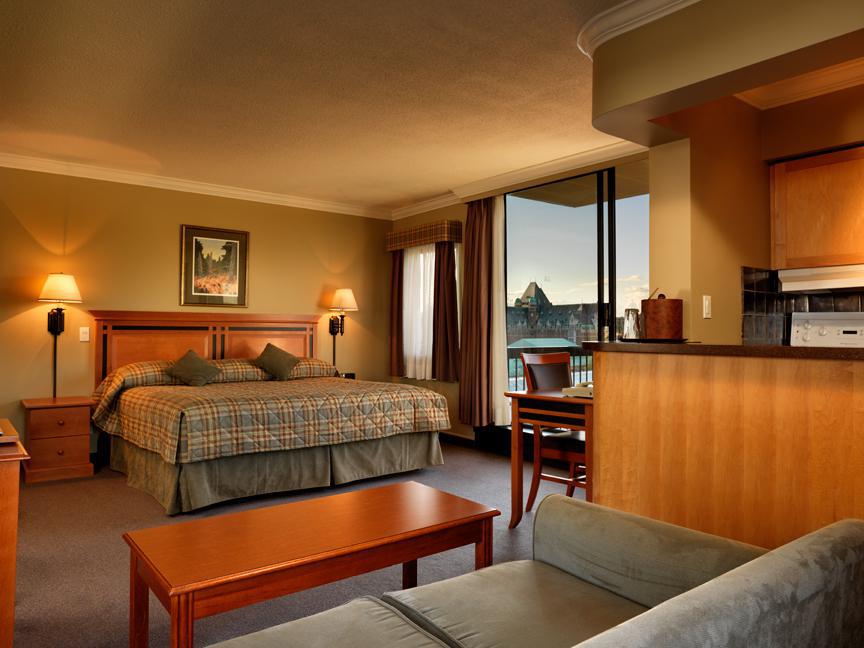 Queen Victoria Hotel & Suites Room photo